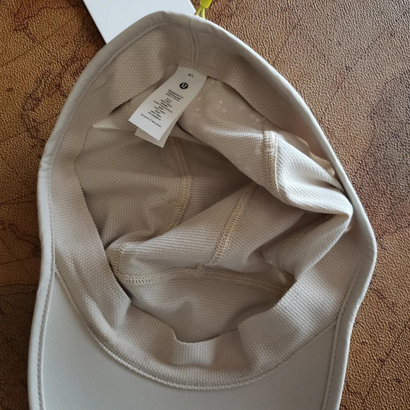*LULULEMON NWT, Lab Perforated Run Hat, Natural Ivory, size m/l - Picture 7 of 7